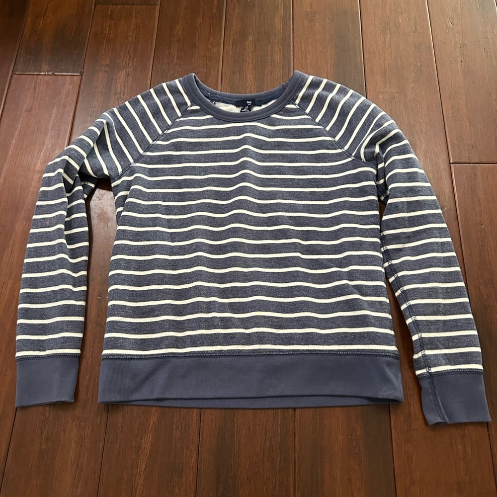 Gap crew neck